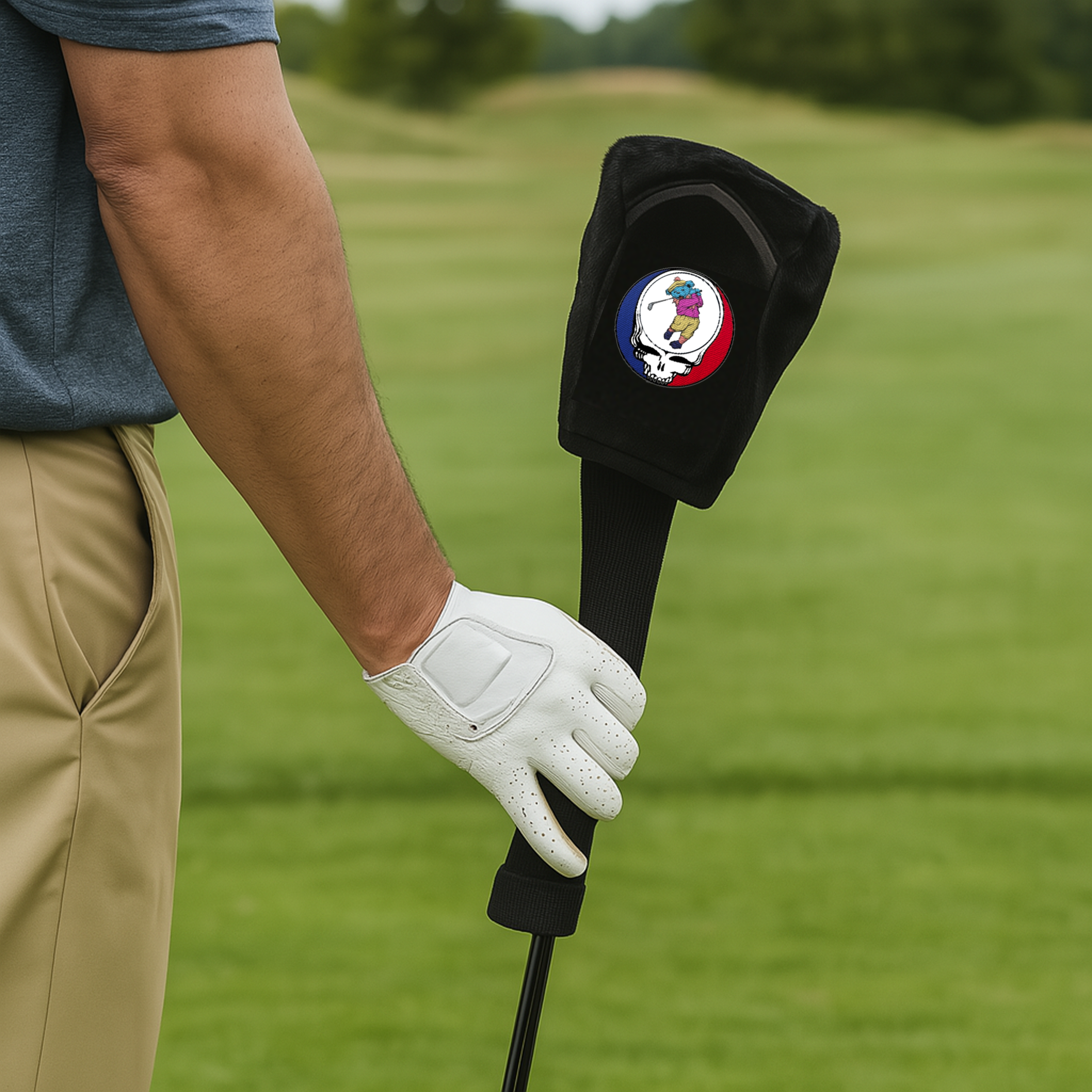 Load video: Video of Dancing Bear Golfing inside Steal Your Face Skull Golf Head Covers